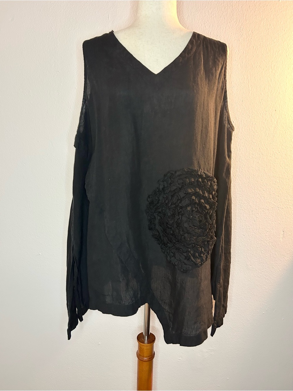 CHEYENNE Black Linen Tank Blouse Tunic w/Large Rosette and Asymmetrical Hem